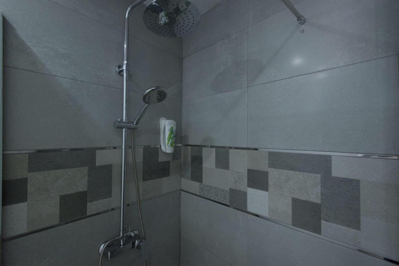 Locksmith Apartment - Park Option Севилья Экстерьер фото