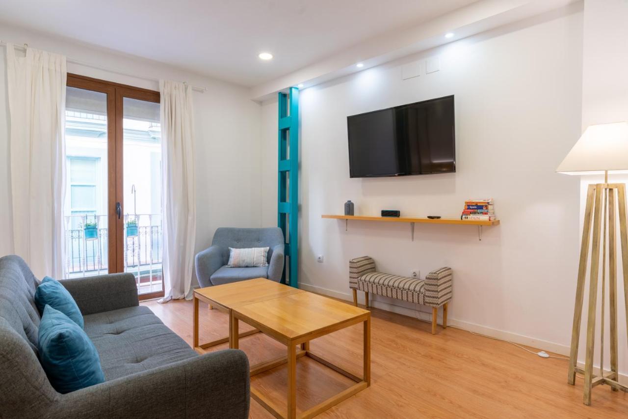 Locksmith Apartment - Park Option Севилья Экстерьер фото