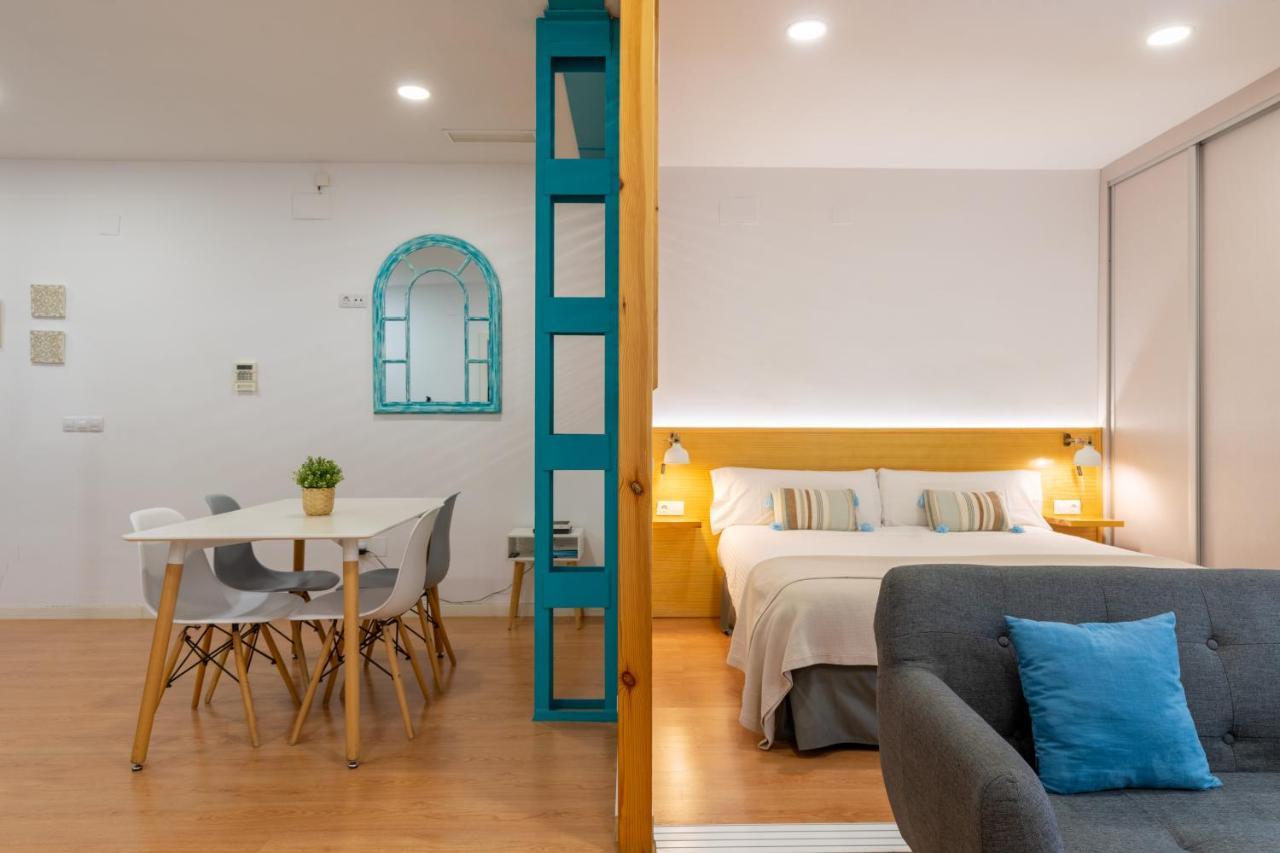 Locksmith Apartment - Park Option Севилья Экстерьер фото