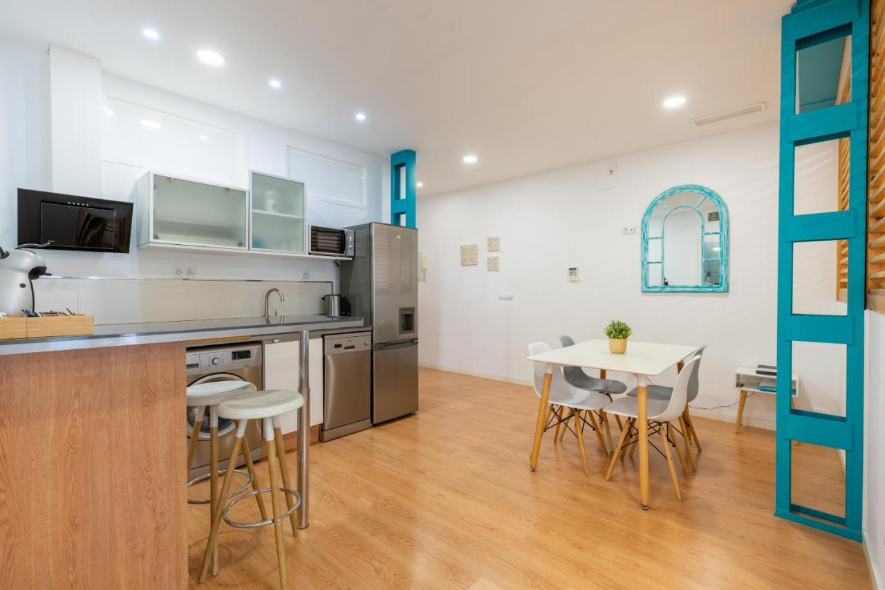 Locksmith Apartment - Park Option Севилья Экстерьер фото
