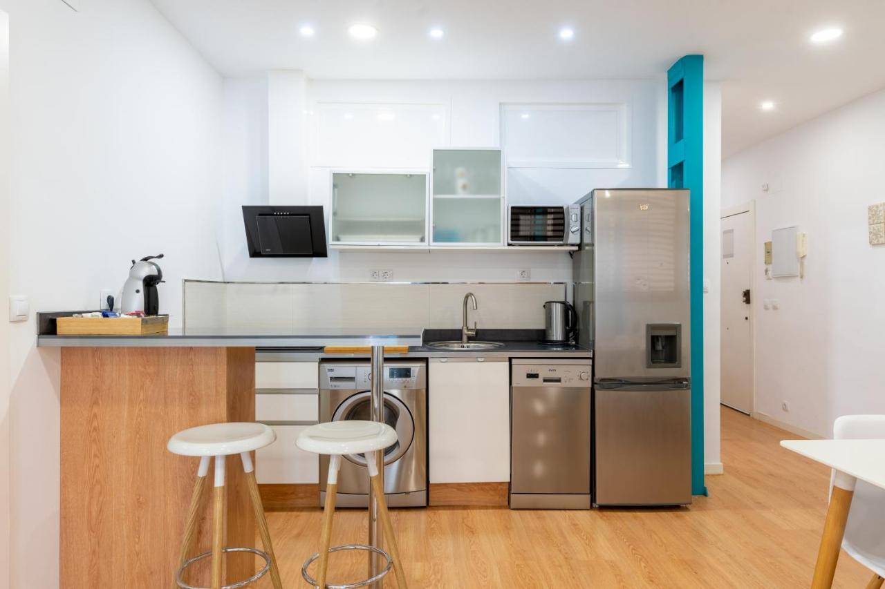 Locksmith Apartment - Park Option Севилья Экстерьер фото