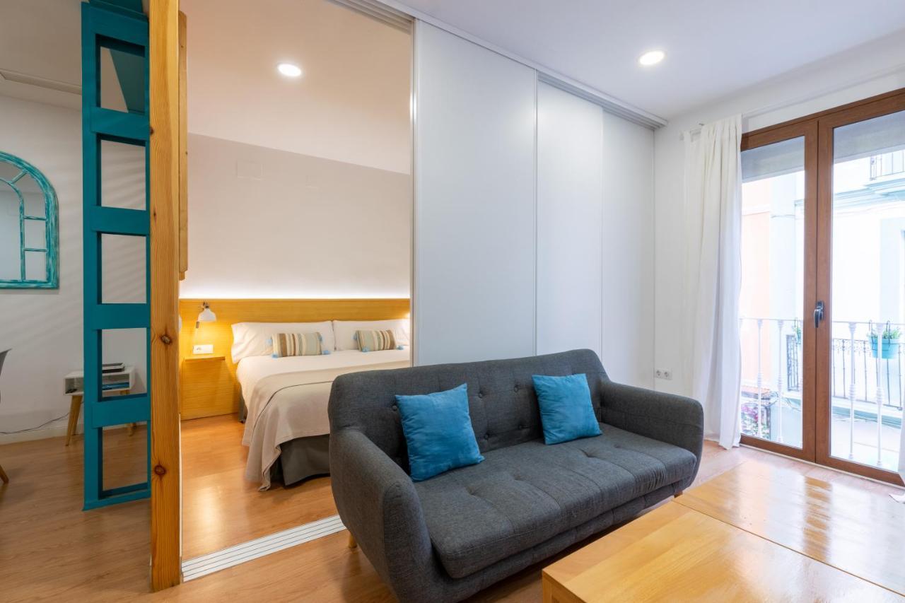 Locksmith Apartment - Park Option Севилья Экстерьер фото