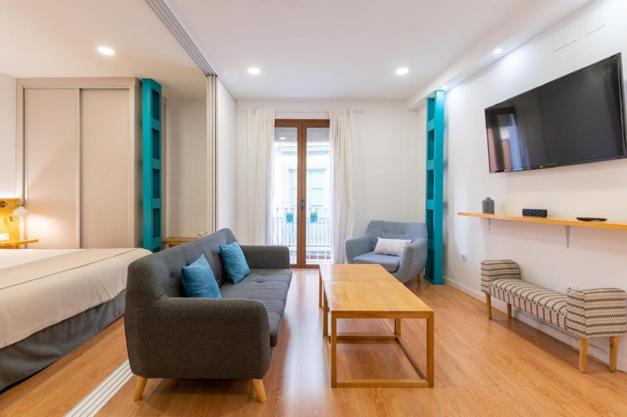 Locksmith Apartment - Park Option Севилья Экстерьер фото